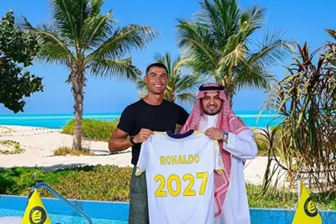 دي خيا يسخر من عقد رونالدو الضخم مع النصر السعودي